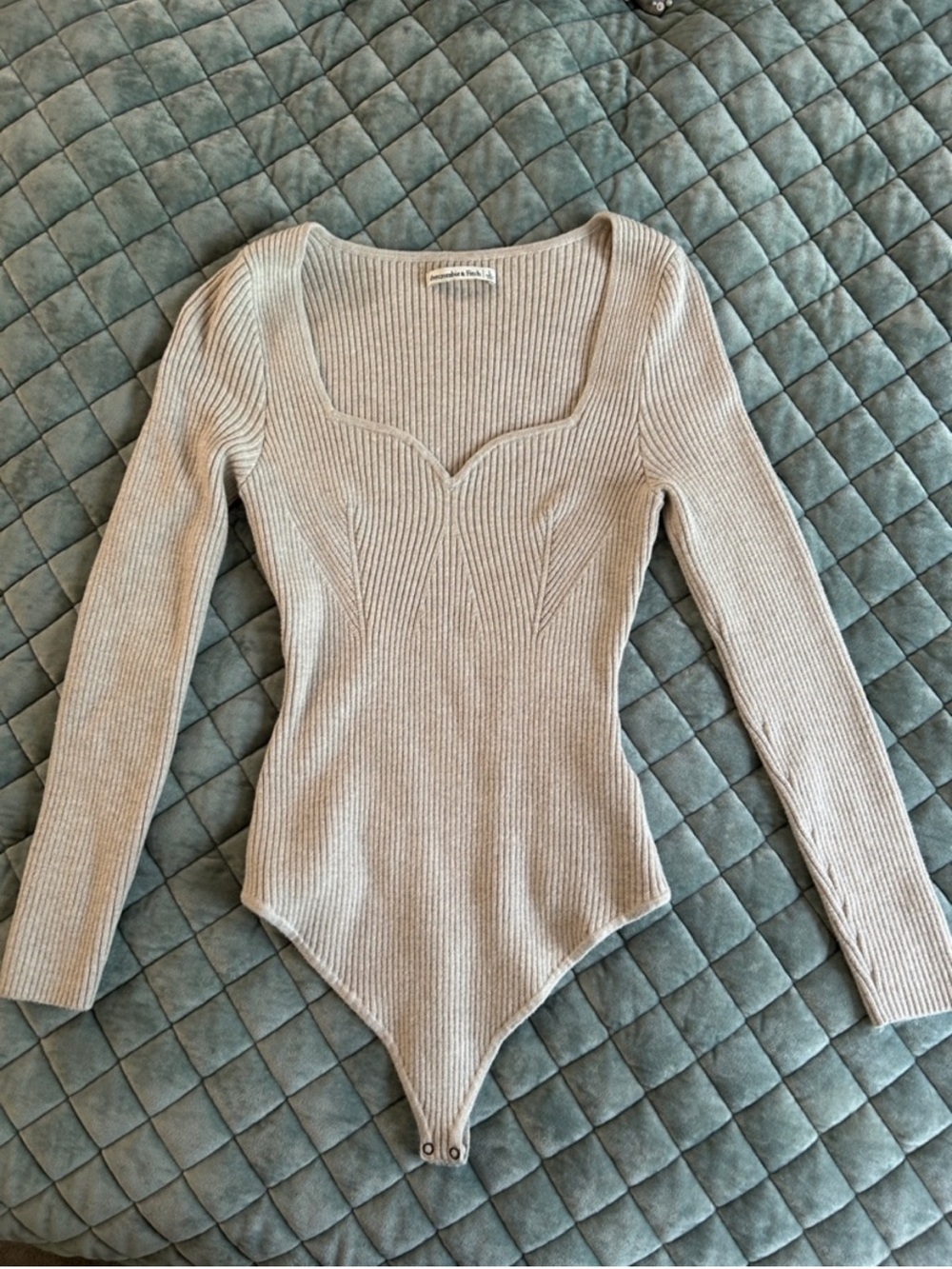 Abercrombie & Fitch Ribbed Sweetheart-Neck Long-Sleeve Bodysuit in Beige